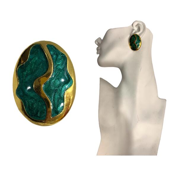 Vintage 80s Large Oval Gold & Green Enamel Swirl Clip Earrings | 1.5 x 1" - Picture 1 of 8